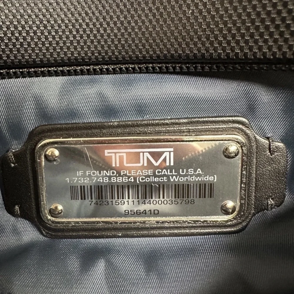 Tumi messenger bag